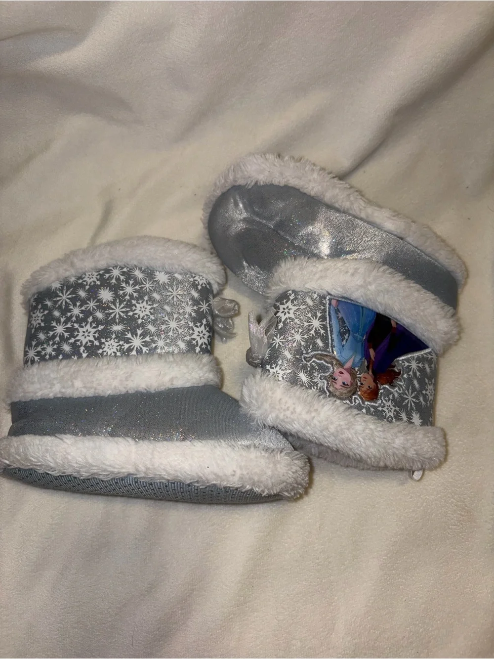 Girls' Silver Snowflake Cozy slippers - Frozen Characters girl size 7/8